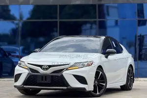 Toyota Camry 2018 White