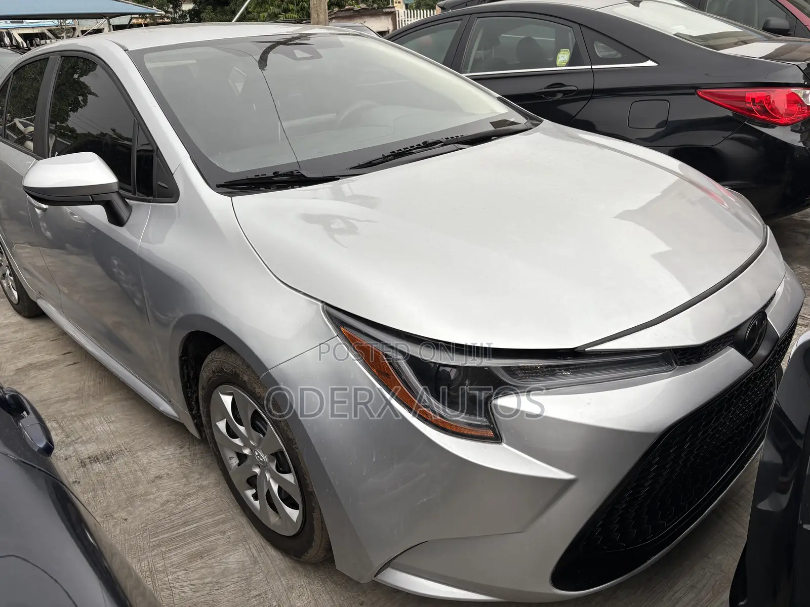 Toyota Corolla LE 2020 Silver