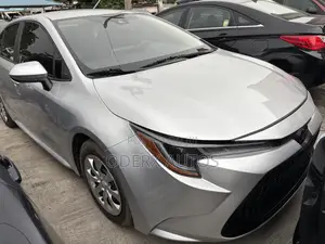 Toyota Corolla LE 2020 Silver
