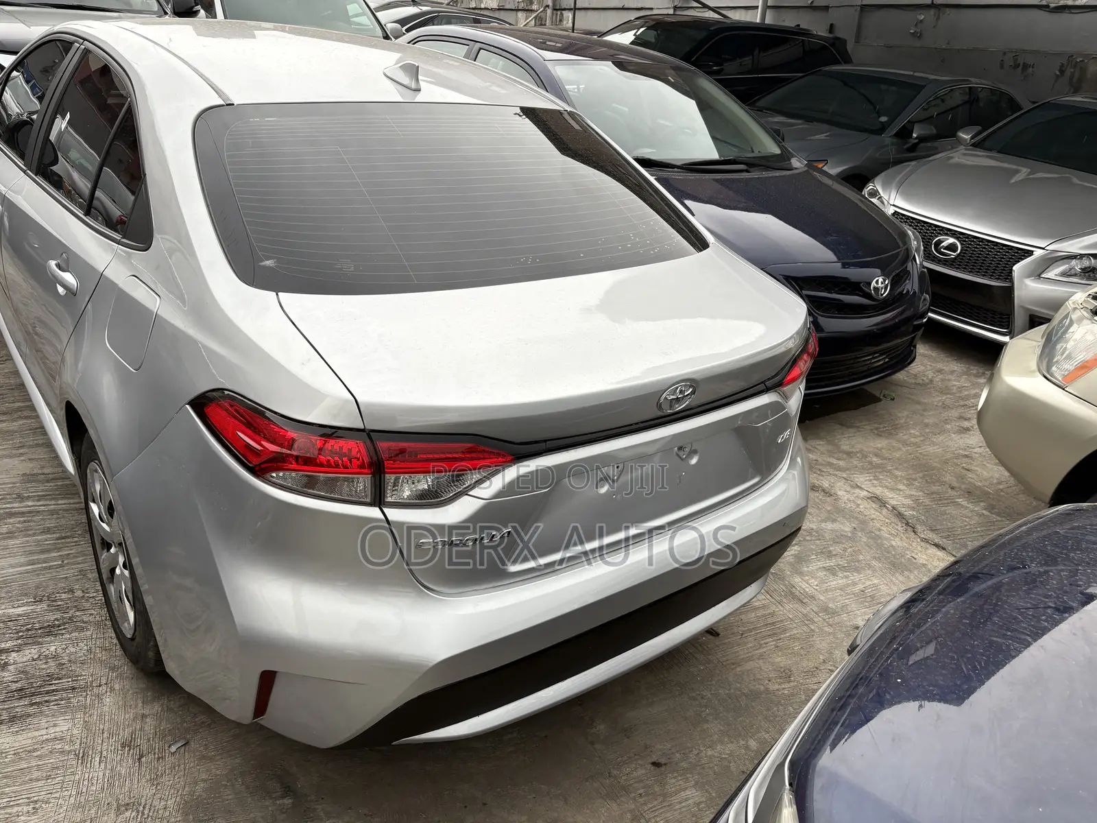 Toyota Corolla LE 2020 Silver