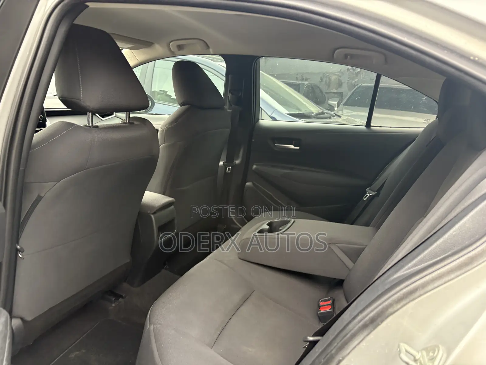 Toyota Corolla LE 2020 Silver
