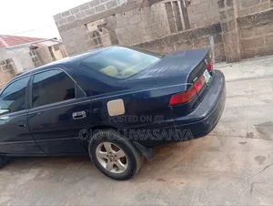 Toyota Camry 2000 Blue