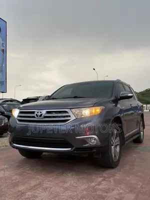 Toyota Highlander 3.5L 4WD 2013 Gray
