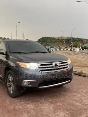 Toyota Highlander 3.5L 4WD 2013 Gray