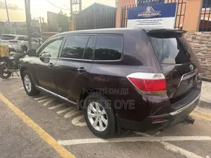 Toyota Highlander 3.5L 4WD 2013 Maroon