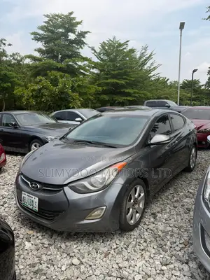 Hyundai Elantra Limited Sedan FWD (1.8L 4cyl 6A) 2013 Gray