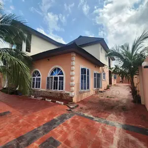 Furnished 5bdrm Duplex in Ologuneru for sale