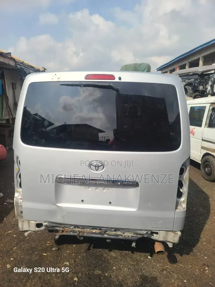 Toyota Grand HiAce 2013 White