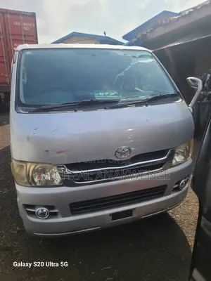 Toyota Grand HiAce 2013 White