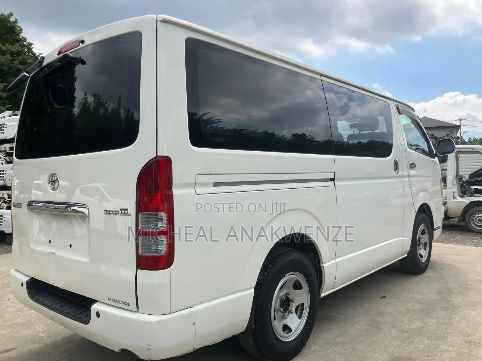 Toyota Grand HiAce 2013 White