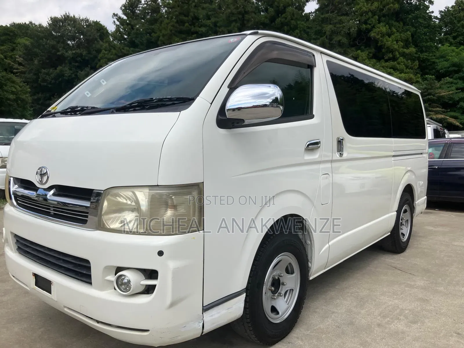 Toyota Grand HiAce 2013 White