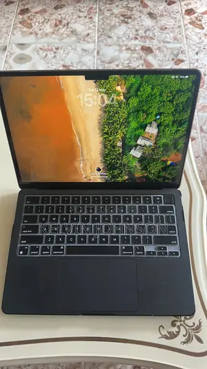 Laptop Apple MacBook Air 2022 M2 8GB Apple M2 SSD 256GB