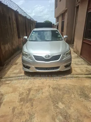 Toyota Camry SE 4dr Sedan (2.5L 4cyl 6A) 2011 Silver