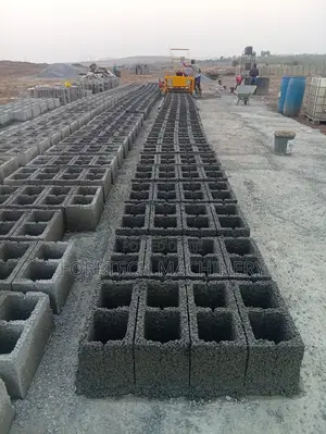 Mobile Block Molding Machine. (3000 Daily Production)