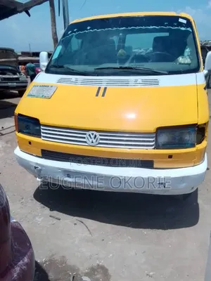 Volkswagen Transporter 2002 Yellow