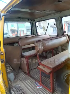 Volkswagen Transporter 2002 Yellow