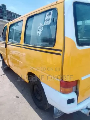 Volkswagen Transporter 2002 Yellow