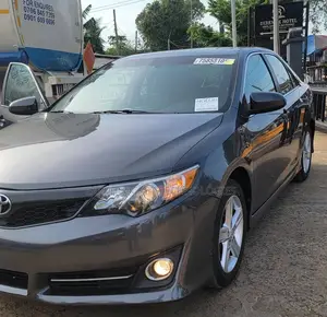 Toyota Camry SE 4dr Sedan (2.5L 4cyl 6A) 2013 Gray