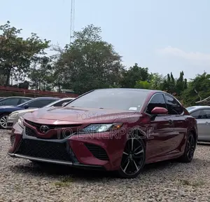 Toyota Camry 2019 Maroon