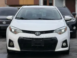 Toyota Corolla S 4dr Sedan (1.8L 4cyl CVT) 2015 White