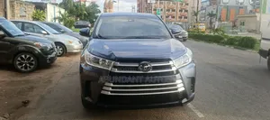 Toyota Highlander LE 2019 Blue
