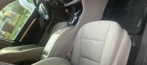 Toyota Highlander LE 4x4 V6 (3.5L 6cyl 8A) 2018 Blue