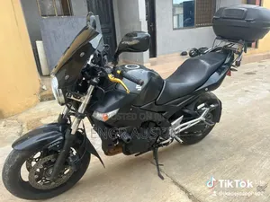Suzuki GSR 2012 Black