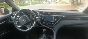 Toyota Camry LE FWD (2.5L 4cyl 8AM) 2018 Burgundy