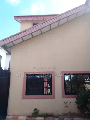 6bdrm Duplex in Peninsula Garden for sale