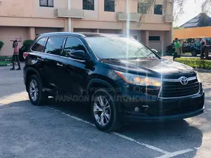 Toyota Highlander XLE V6 4x2 (3.5L 6cyl 6A) 2016 Black