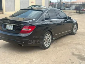 Mercedes-Benz C300 Luxury Sedan AWD (3.0L 6cyl 7A) 2008 Black