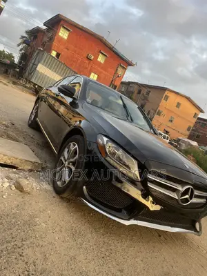 Mercedes-Benz C300 2016 Black