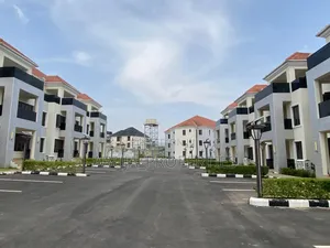 4bdrm Duplex in Life Camp for sale