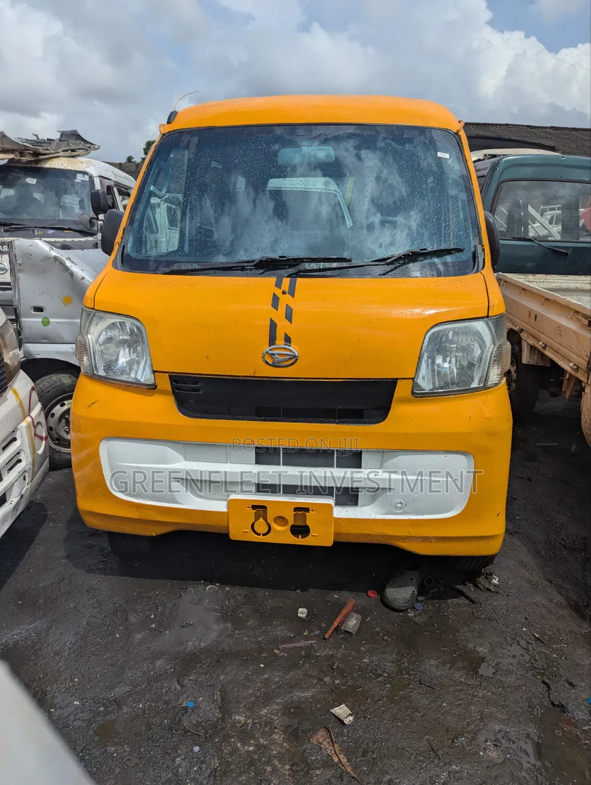 Daihatsu Hijet 2012 Yellow