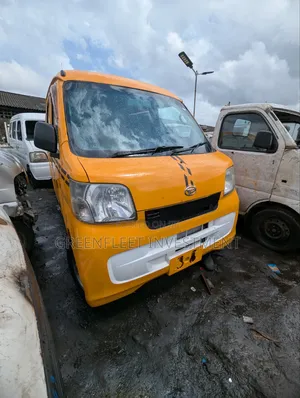 Daihatsu Hijet 2012 Yellow