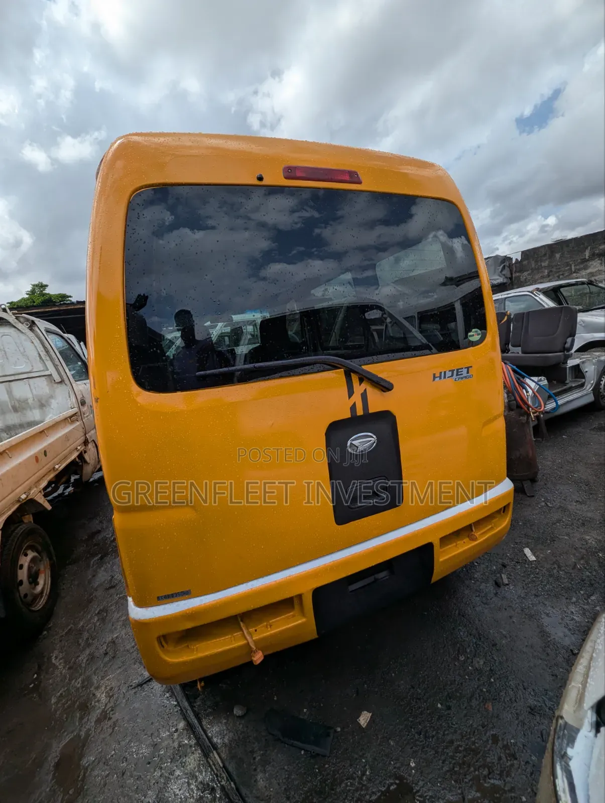 Daihatsu Hijet 2012 Yellow