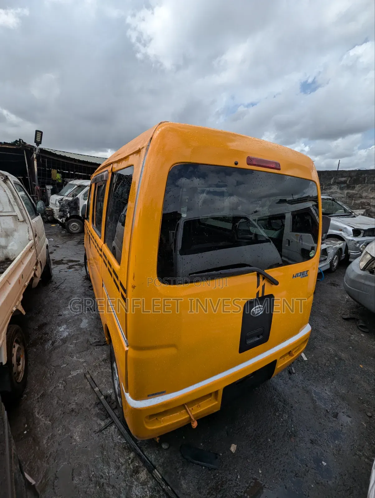 Daihatsu Hijet 2012 Yellow