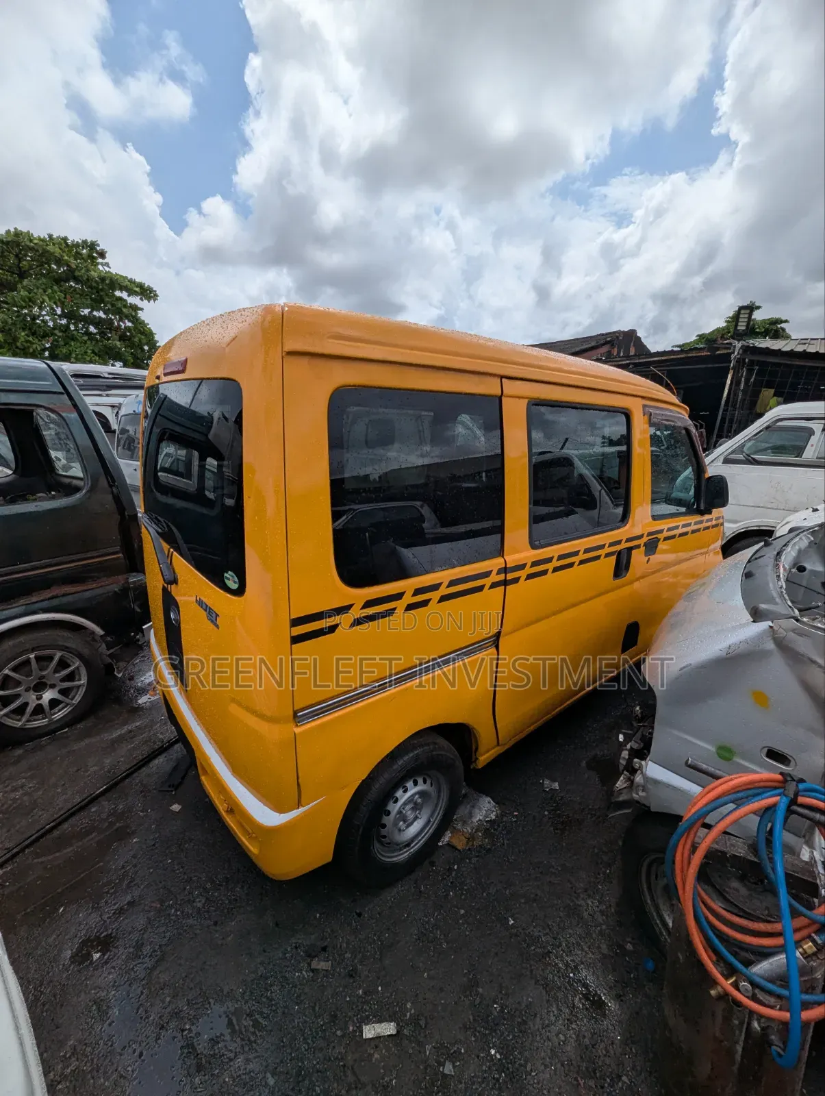 Daihatsu Hijet 2012 Yellow