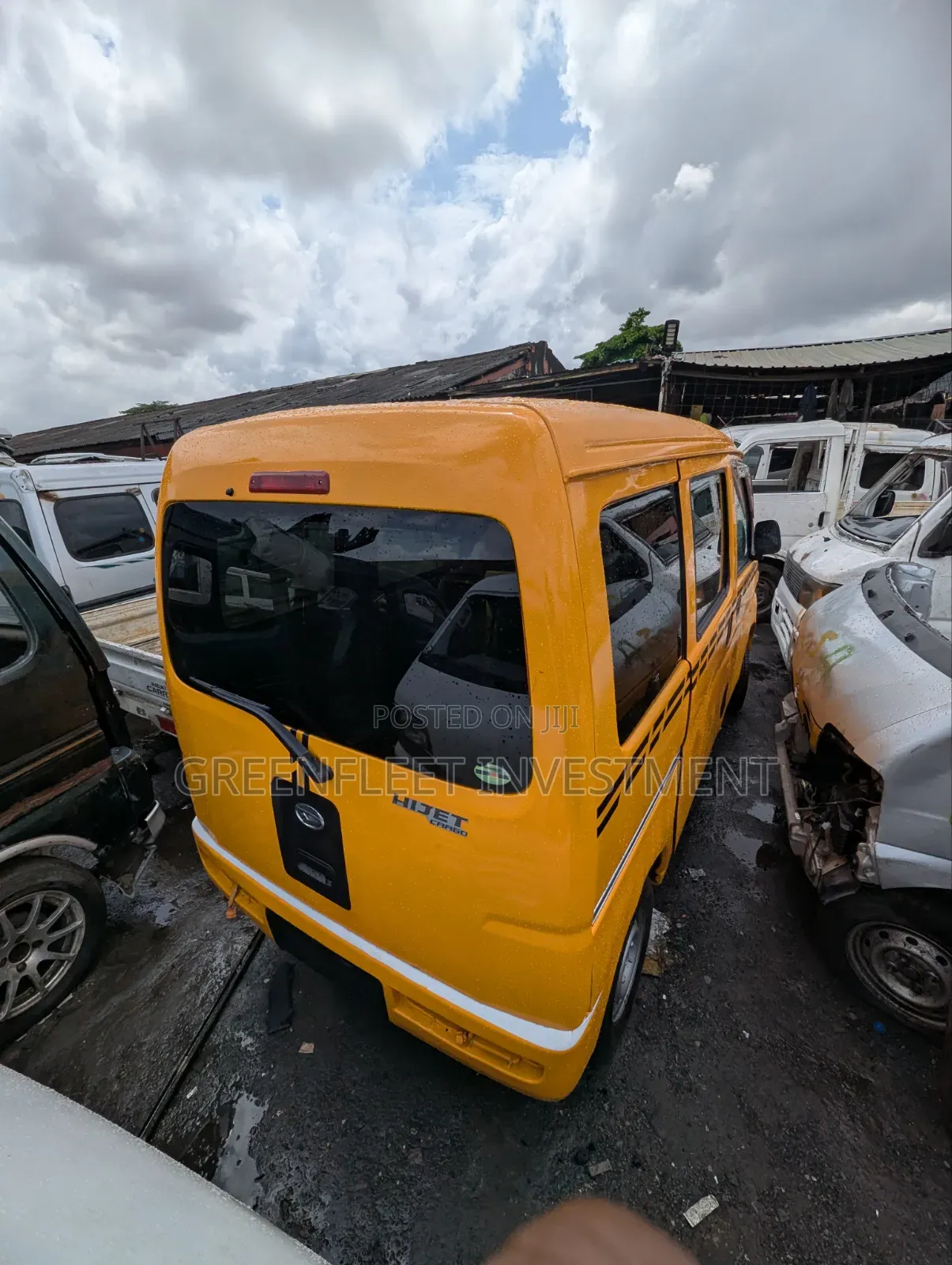Daihatsu Hijet 2012 Yellow