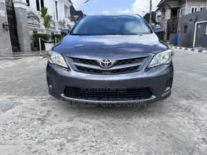 Toyota Corolla LE 4dr Sedan (1.8L 4cyl 4A) 2012 Gray