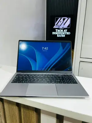 Laptop 16GB Intel Celeron SSD 512GB