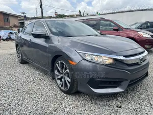 Honda Civic LX 4dr Hatchback (1.5L 4cyl) 2017 Gray