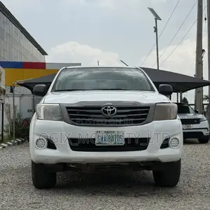 Toyota Hilux 2015 White