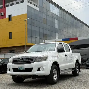 Toyota Hilux 2015 White