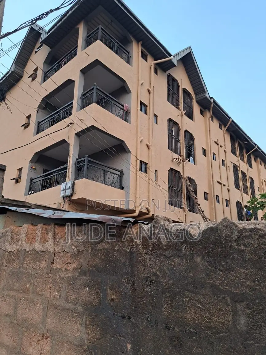 48-Room Apartment