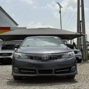 Toyota Camry SE 4dr Sedan (2.5L 4cyl 6A) 2012 Gray