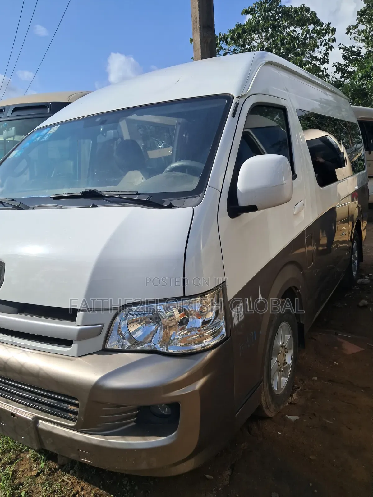 Toyota HiAce 2014 Brown