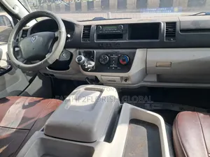 Toyota HiAce 2014 Brown