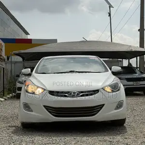 Hyundai Elantra 2013 White