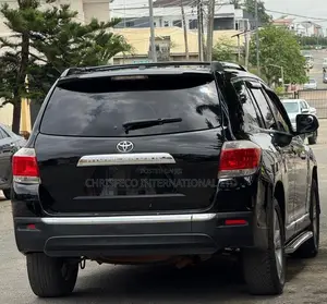 Toyota Highlander Limited 3.5l 4WD 2013 Black